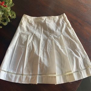 🥳Express White Skirt. Knee length. Size 4.